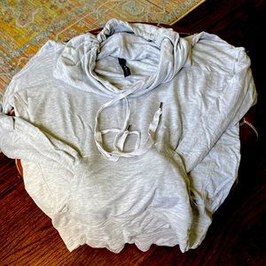 Medium GRAY SWEATER(Cowl neck)